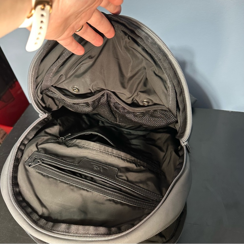 Y-3 Yohji Yamamoto futuristic pod shape backpack - Picture 11 of 17